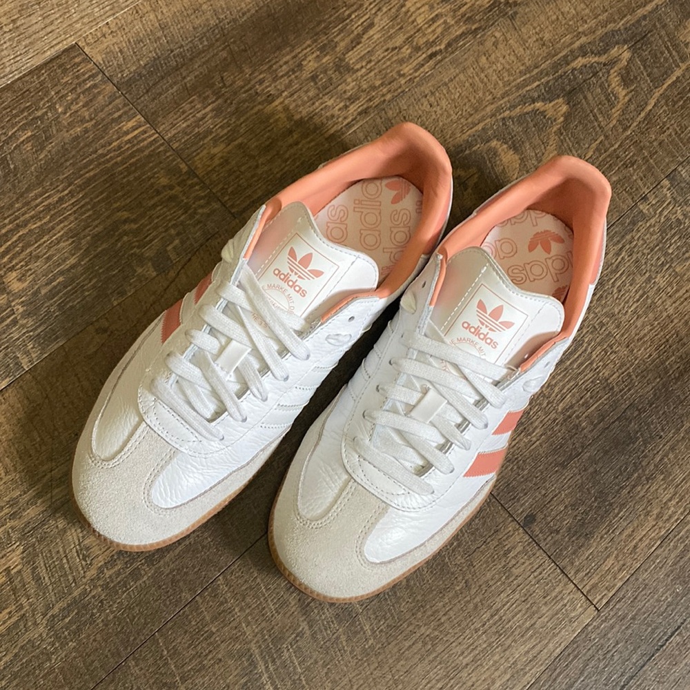 Samba Women Sneakers